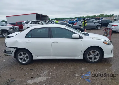 2011 Toyota Corolla S z USA, uszkodzony, nr VIN 2T1BU4EE8BC697290
